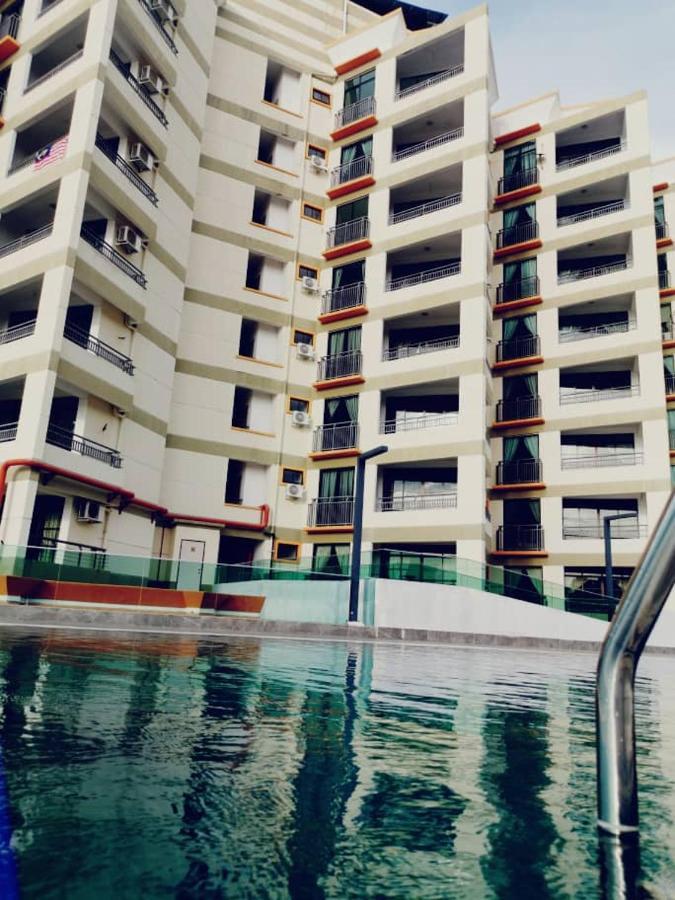 Marina Heights Hotel Residences Lumut Exterior foto